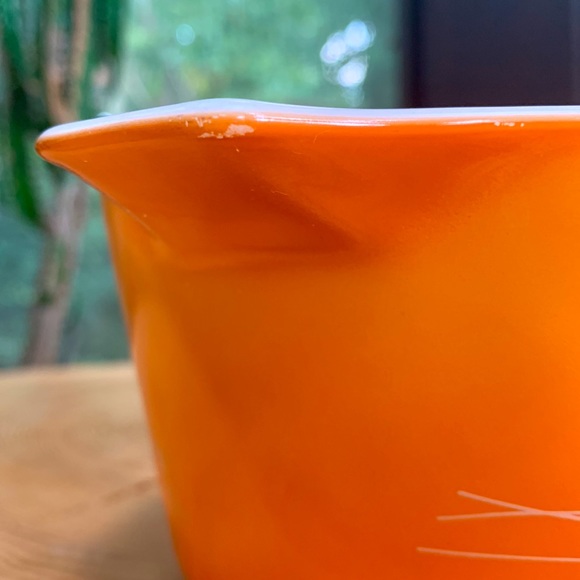 Pyrex 7” Wheat Bowl Orange - Picture 3 of 8